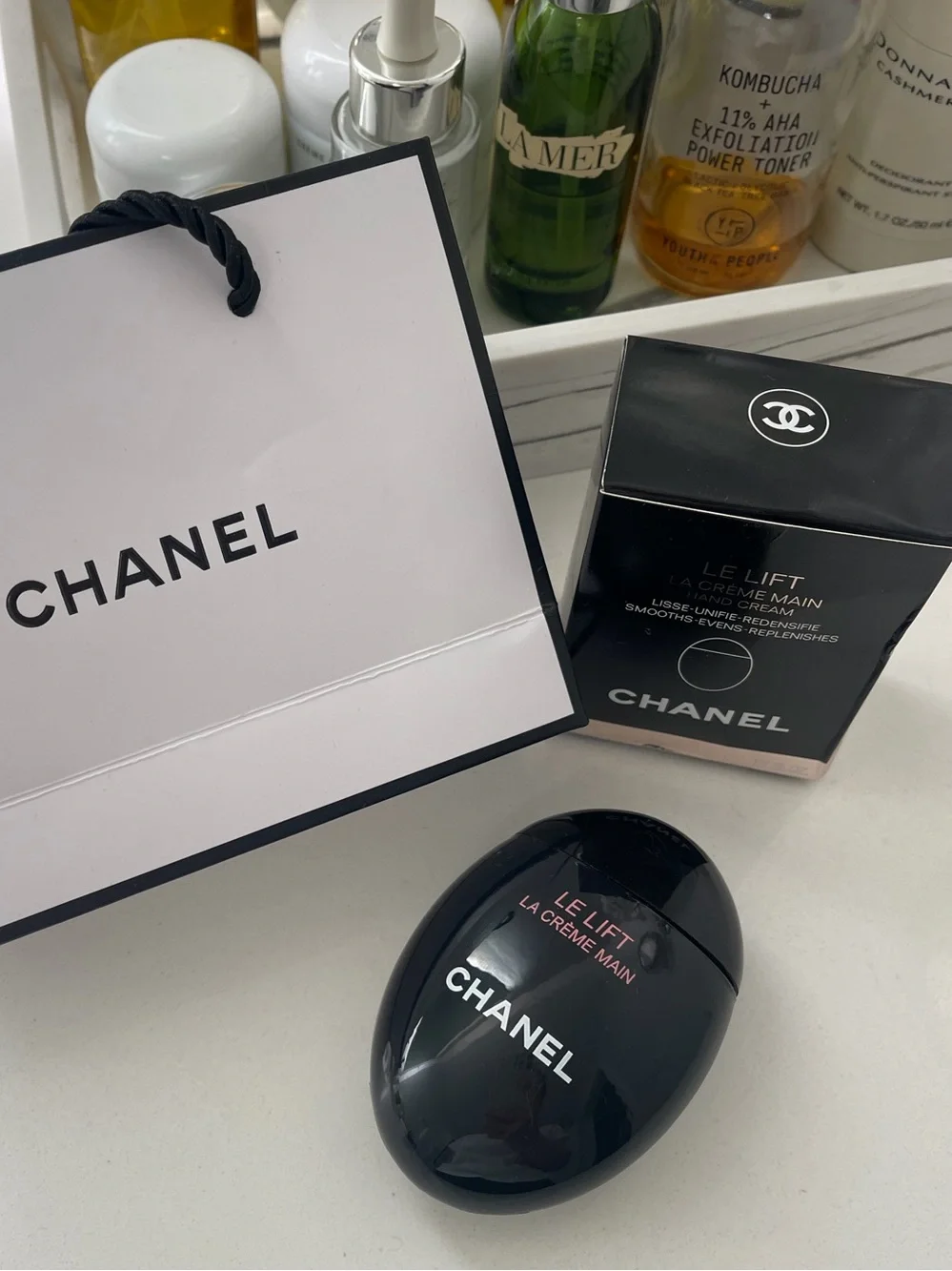 CHANEL Le Lift Hand Cream